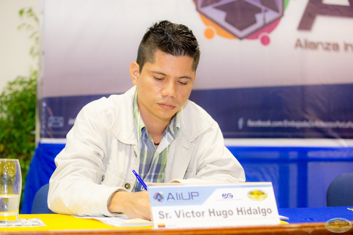 La educación para la paz a través del liderazgo transformacional - Víctor Hugo Hidalgo