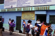 Triple Jornada en Colegios de Educación Básica, Media y Diversificada, reciben a la EMAP y su Foro “Educando para Recordar” en Guatemala