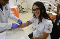 Activistas y estudiantes voluntarios realizan la tercera donación de sangre en Mérida, Yucatán, México