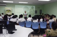 Panama da charlas en universidades y colegios sobre el Dia de la Madre Tierra