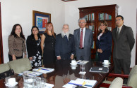 Vice President of Costa Rica receives the campaign "Traces to Remember"