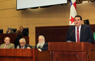 Dr. Soto presents the educational proposal : “The Holocaust as a Paradigm of Genocide”, before the Legislative Assembly of Panama.