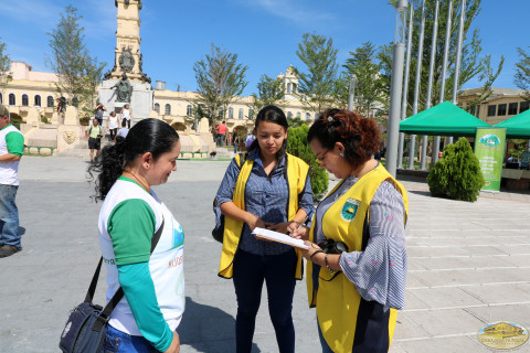 estudiantes de la Universidad Pedagogía de El Salvador uniendose Universidad Pedagogía de El Salvador