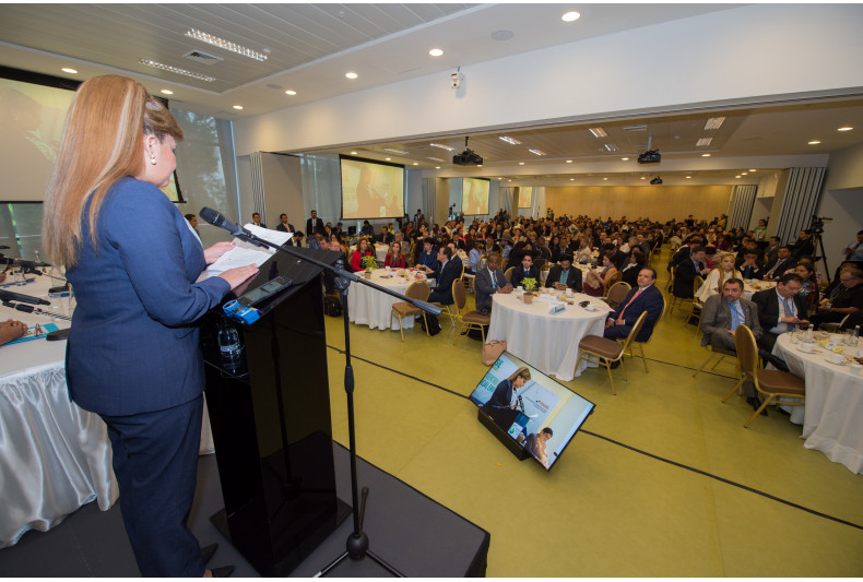 apertura Gabriela Lara