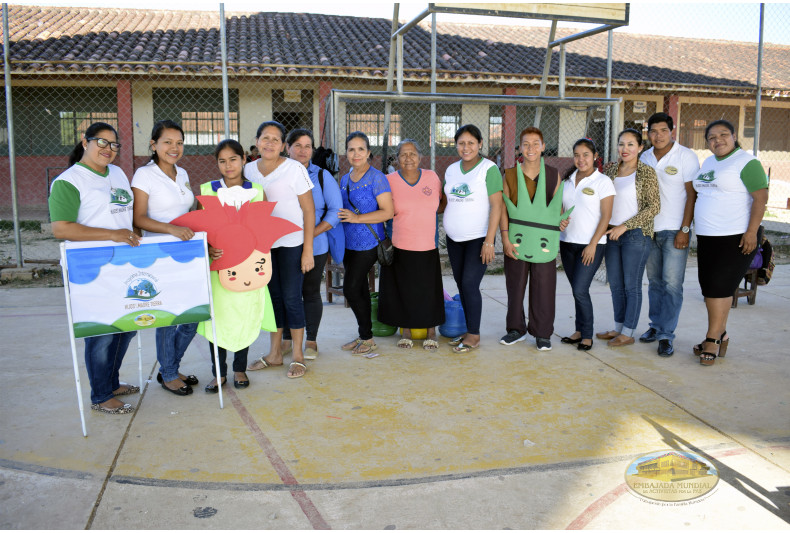 Desarrolladores de los talleres ambientales en la Unidad Educativa “Martha Hurtado Silva”