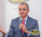 Rector Julián Aguilar Estrada